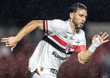 São Paulo-Calleri-Foto-Rubens-Chiri-e-Paulo-Pinto-Saopaulofc.net