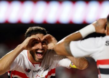 São-Paulo-Calleri-Luciano-1-Foto-Rubens-Chiri-e-Paulo-Pinto-Saopaulofc.net