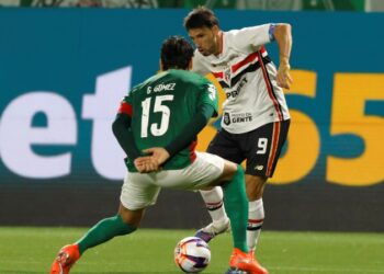São Paulo é eliminado pelo Palmeiras em Barueri após polêmica de arbitragem